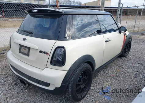 2010 Mini Cooper S из США, поврежденный, VIN WMWMF7C53ATZ72348